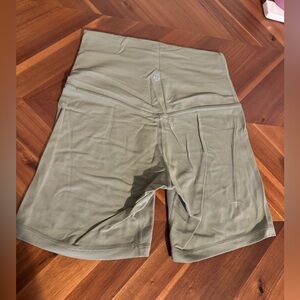 lululemon Align 6” size 4, light green